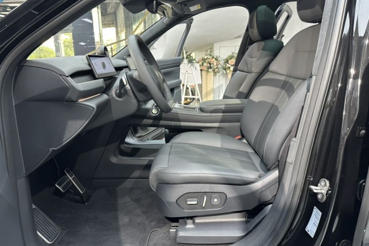Used Nio ES8 2024 100kWh Signature Edition Interior 2