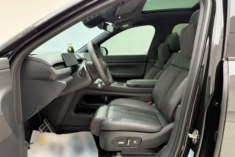 Used Nio ES8 2024 75 kWh Executive Edition Interior 2