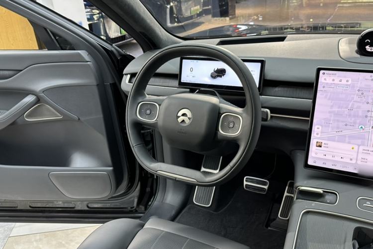 Used Nio ES8 2024 100kWh Signature Edition Interior 4