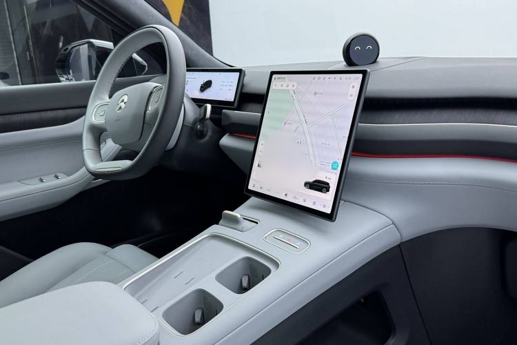 Used Nio ES8 2024 75 kWh Executive Edition Interior 5