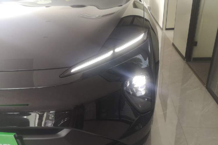 Used Nio ES8 2024 75 kWh Executive Edition Left Front Headlight