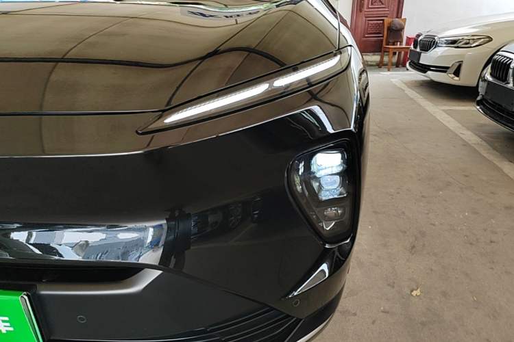 Used Nio ES8 2024 75 kWh Left Front Headlight