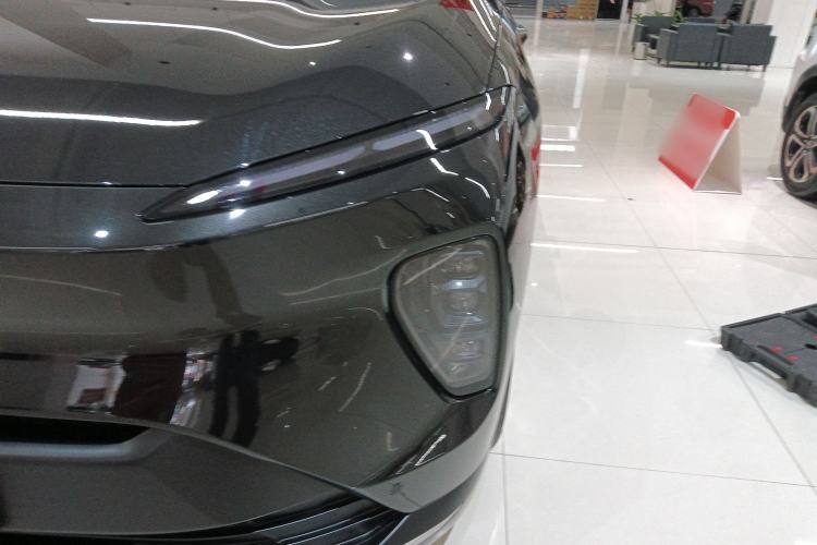 Used Nio ES8 2024 75 kWh Left Front Headlight