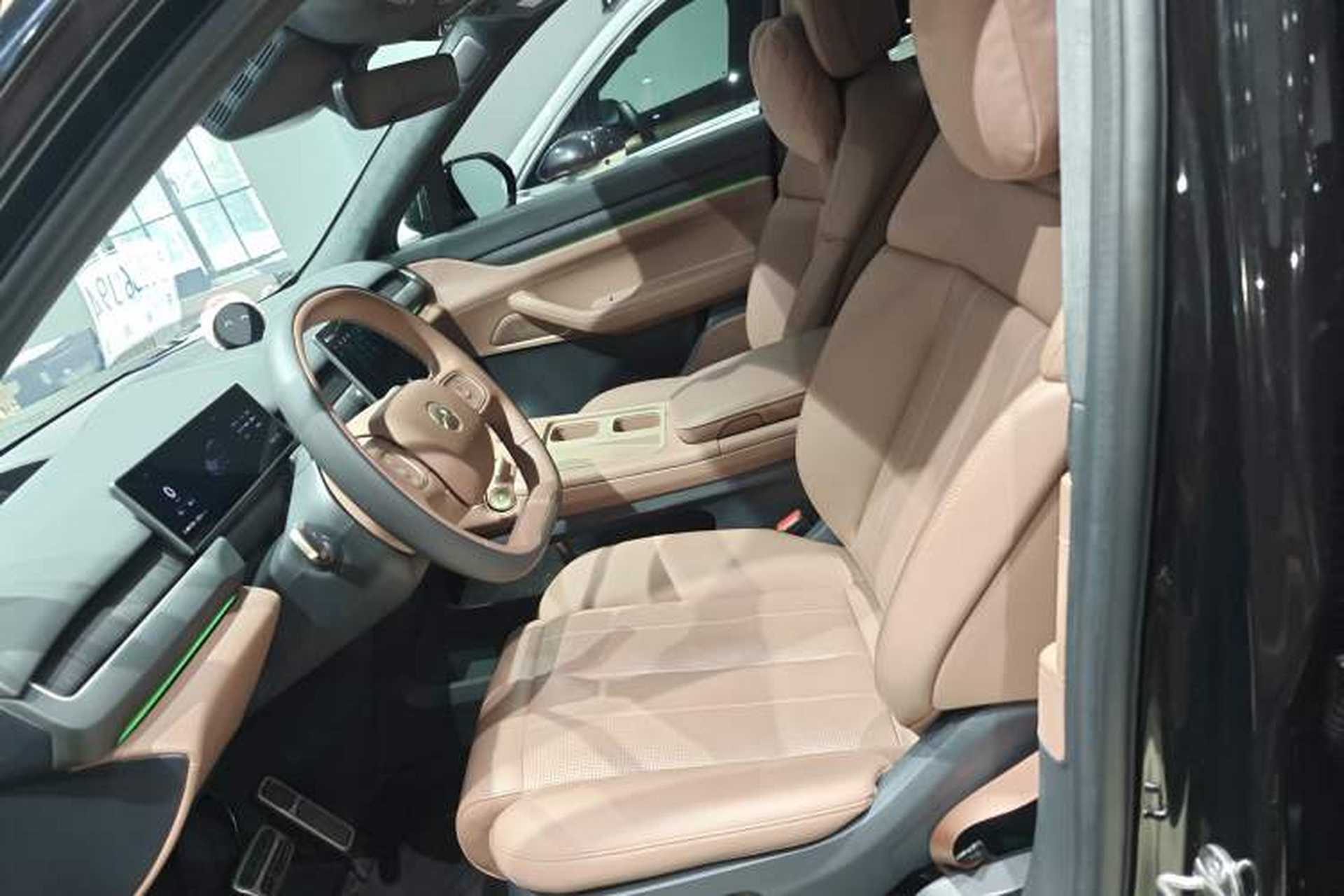 Used Nio ES8 2024 75 kWh Left Front Seat