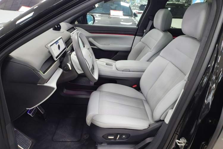 Used Nio ES8 2024 75 kWh Executive Edition Left Front Seat