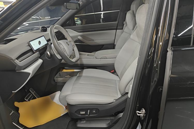 Used Nio ES8 2024 75 kWh Executive Edition Left Front Seat