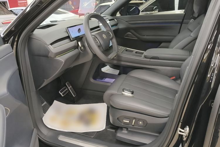 Used Nio ES8 2024 75 kWh Left Front Seat