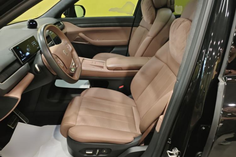 Used Nio ES8 2024 75 kWh Executive Edition Left Front Seat