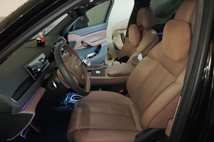 Used Nio ES8 2024 75 kWh Left Front Seat
