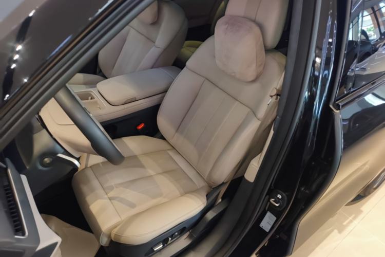 Used Nio ES8 2024 75 kWh Left Front Seat