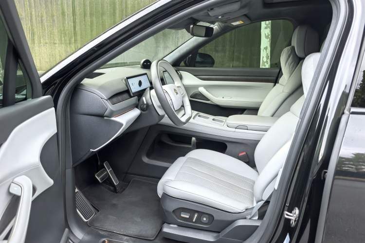 Used Nio ES8 2024 75 kWh Left Front Seat