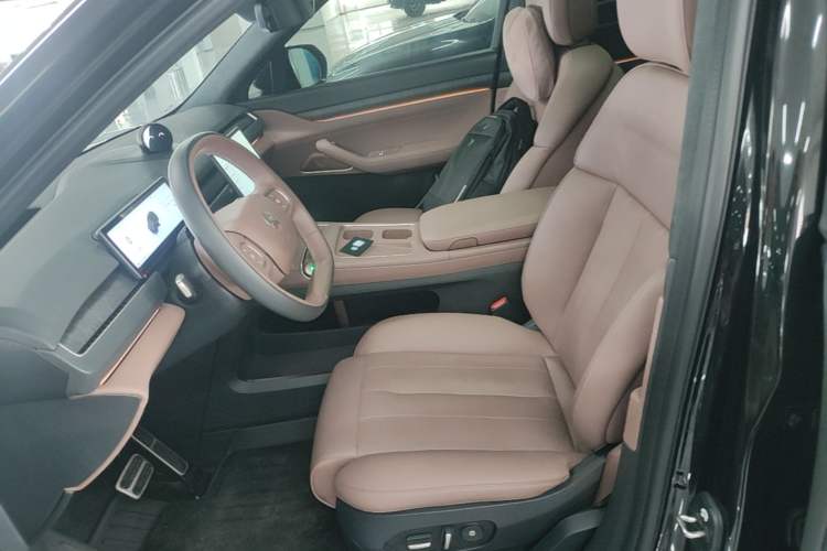 Used Nio ES8 2024 75 kWh Executive Edition Left Front Seat