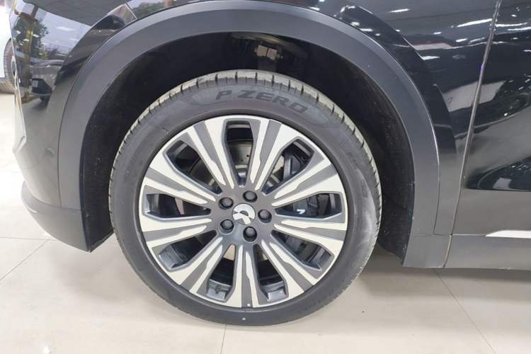 Used Nio ES8 2024 75 kWh Executive Edition Left Front Wheel Hub