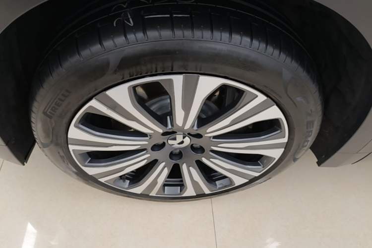 Used Nio ES8 2024 75 kWh Left Front Wheel Hub