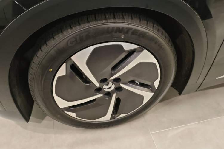 Used Nio ES8 2024 75 kWh Executive Edition Left Front Wheel Hub
