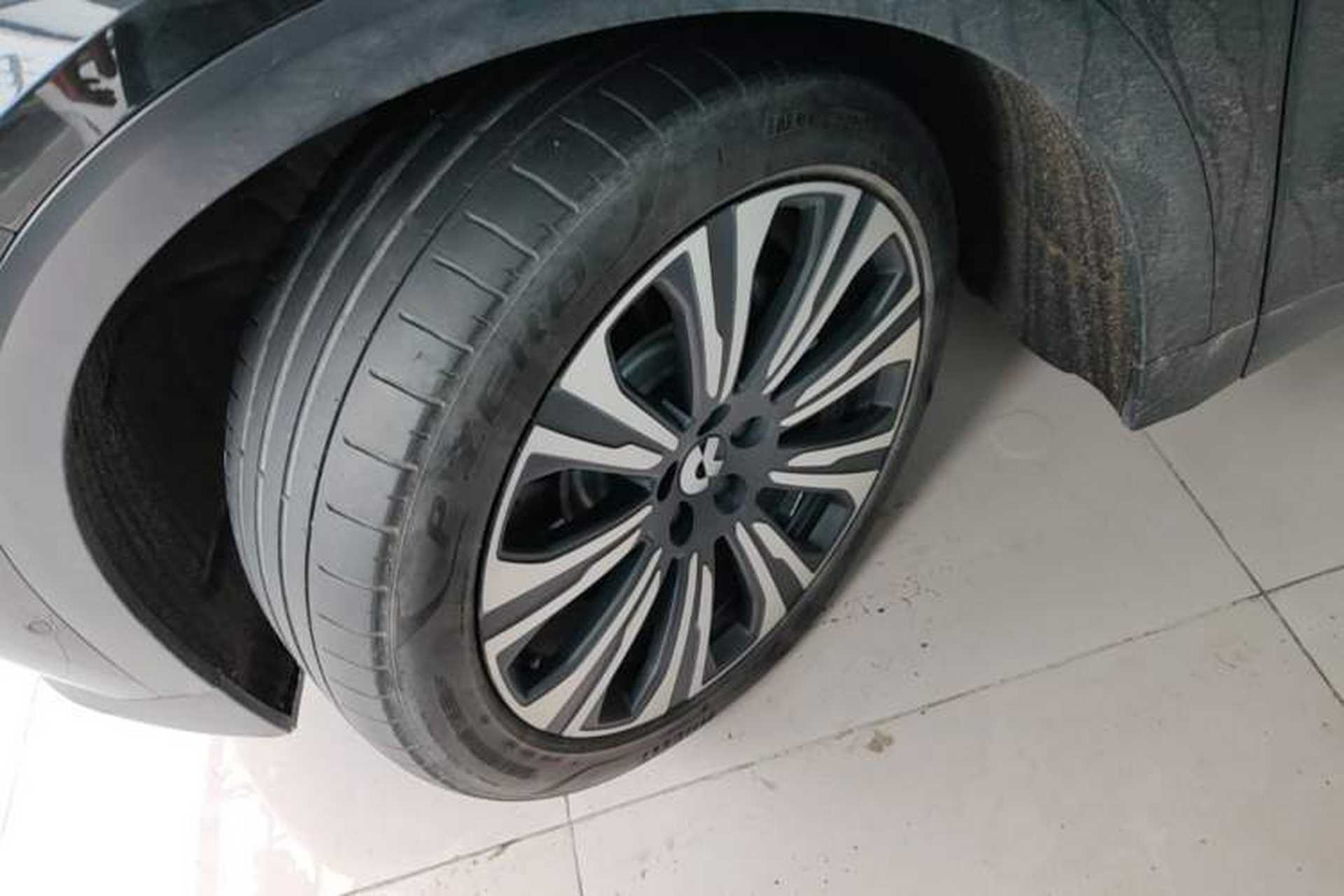 Used Nio ES8 2024 75 kWh Left Front Wheel Hub