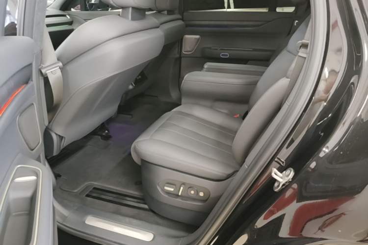 Used Nio ES8 2024 75 kWh Left Rear Seat