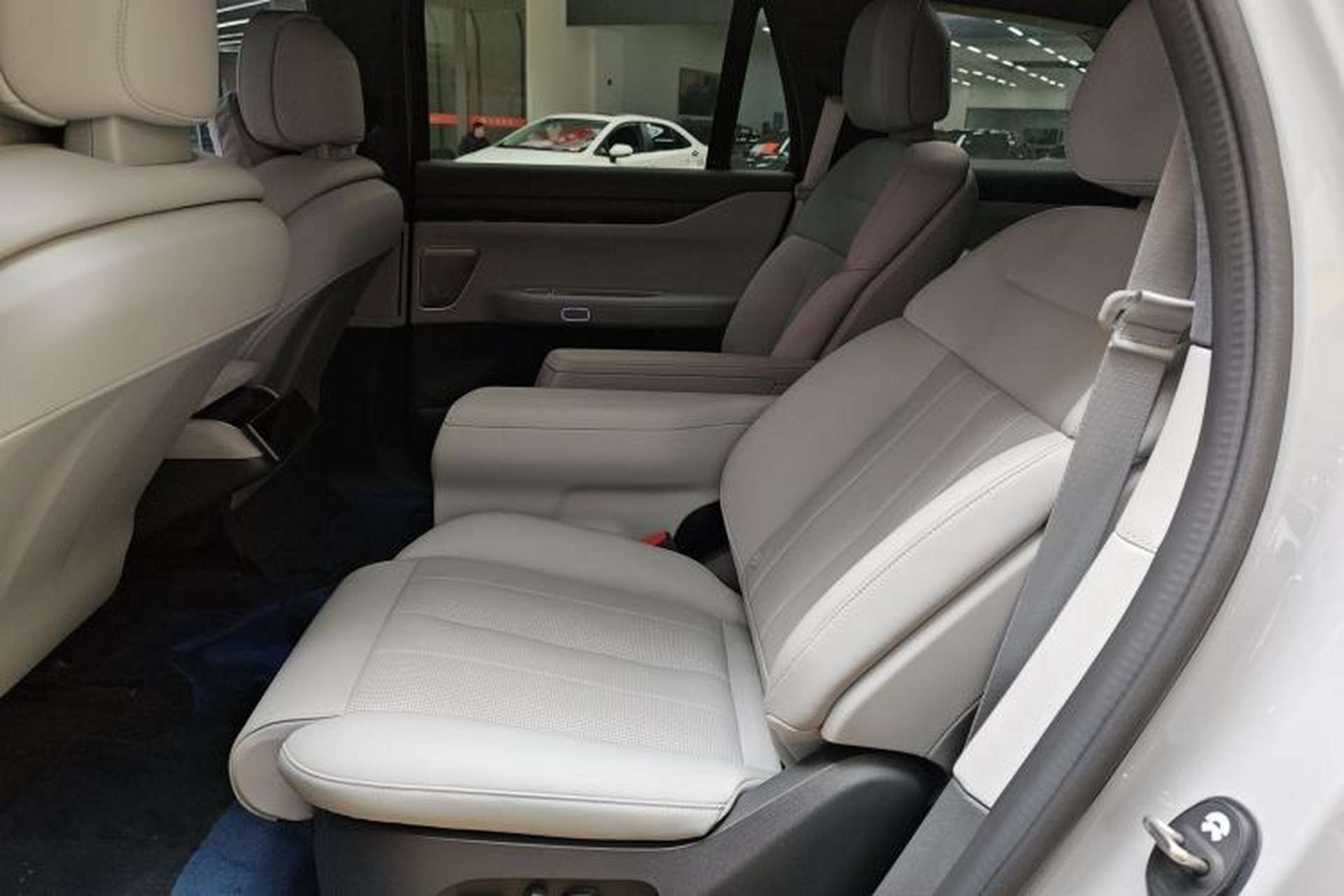 Used Nio ES8 2024 75 kWh Left Rear Seat