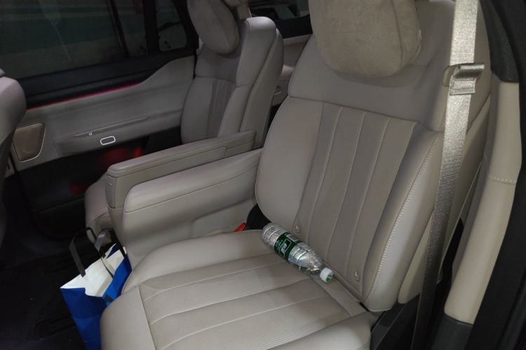 Used Nio ES8 2024 75 kWh Left Rear Seat
