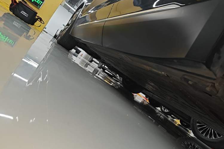 Used Nio ES8 2024 75 kWh Executive Edition Left Side Sill