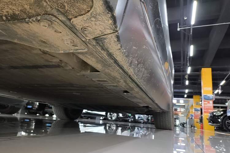 Used Nio ES8 2024 100kWh Signature Edition Left Side Sill