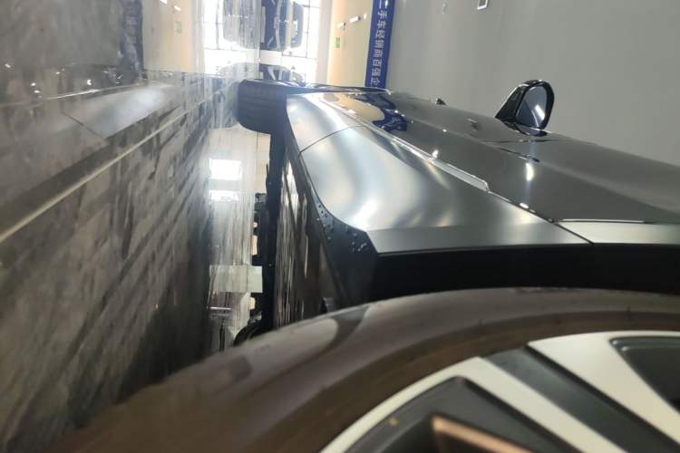 Used Nio ES8 2024 75 kWh Executive Edition Left Side Sill