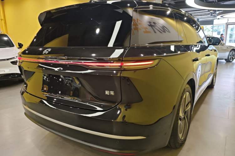 Used Nio ES8 2024 75 kWh Executive Edition Rear Right 45 Deg