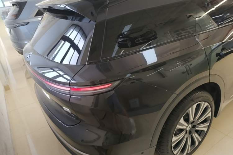 Used Nio ES8 2024 75 kWh Rear Right 45 Deg