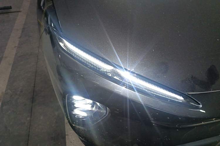 Used Nio ES8 2024 75 kWh Right Front Headlight