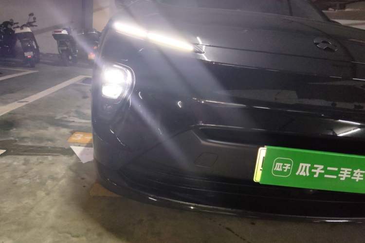 Used Nio ES8 2024 75 kWh Right Front Headlight