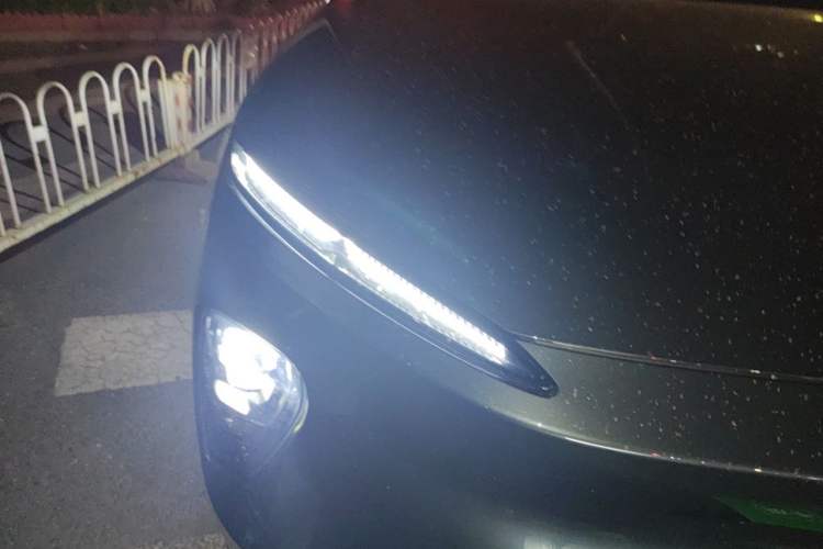 Used Nio ES8 2024 75 kWh Executive Edition Right Front Headlight
