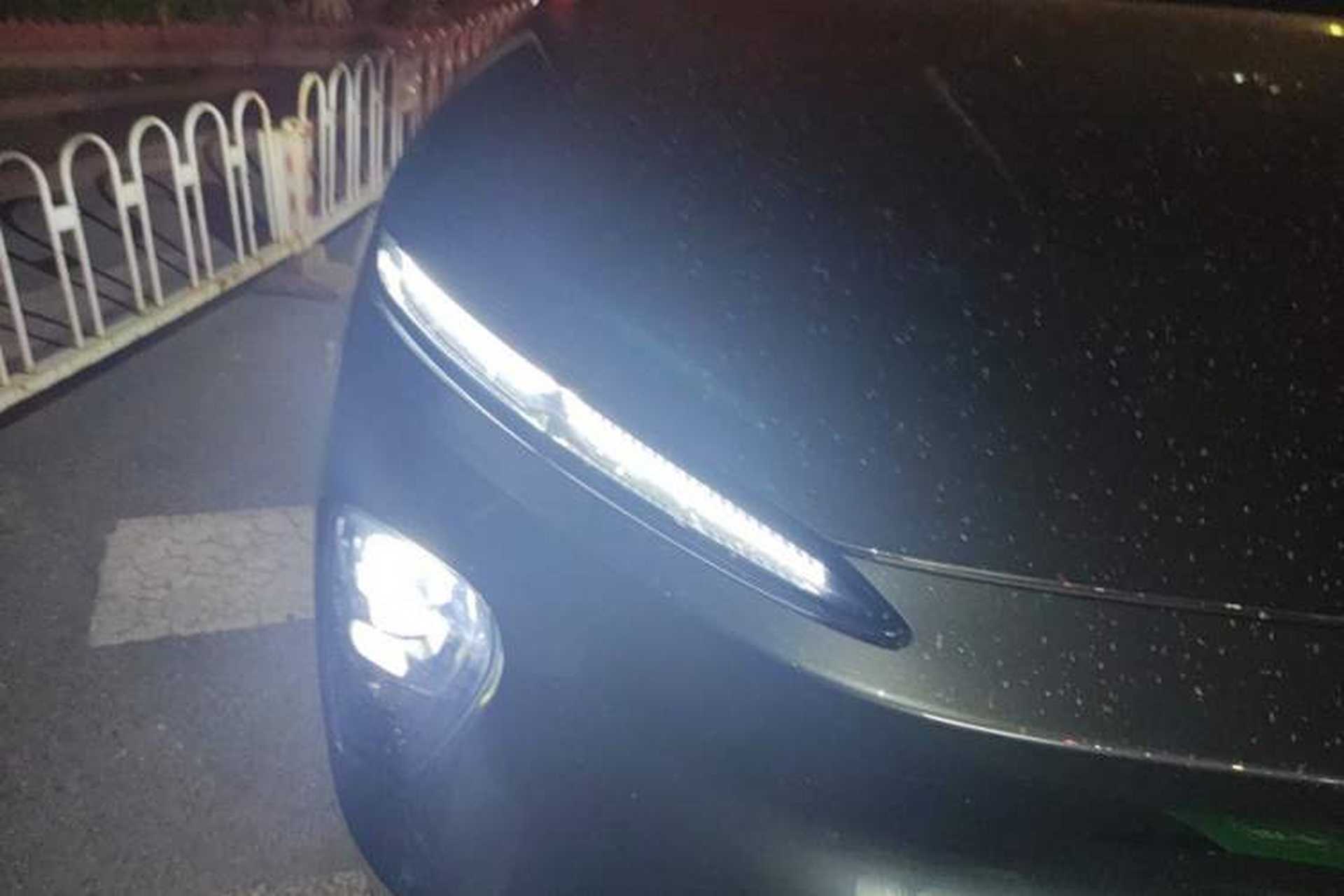 Used Nio ES8 2024 75 kWh Executive Edition Right Front Headlight