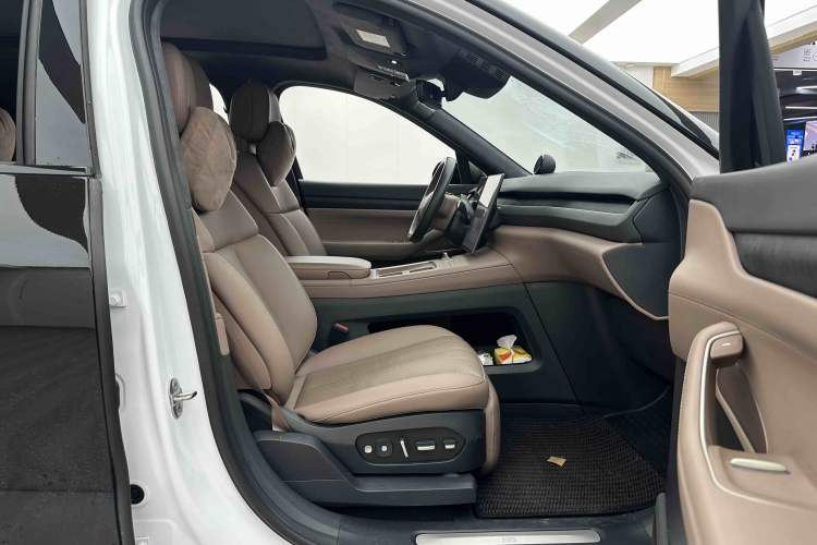 Used Nio ES8 2024 100kWh Signature Edition Right Front Seat