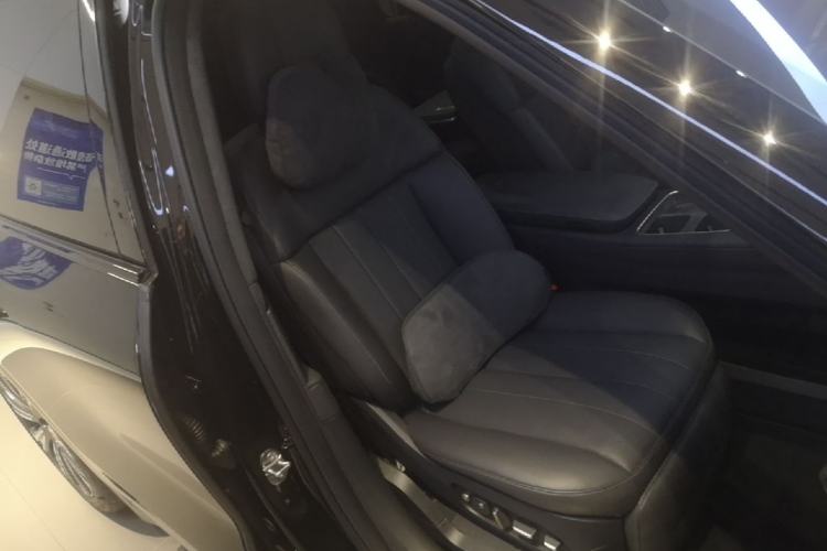 Used Nio ES8 2024 75 kWh Right Front Seat