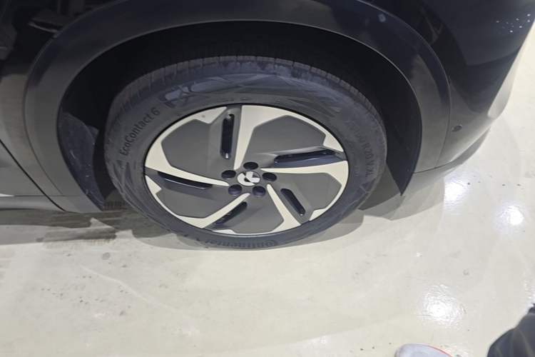 Used Nio ES8 2024 75 kWh Right Front Wheel Hub