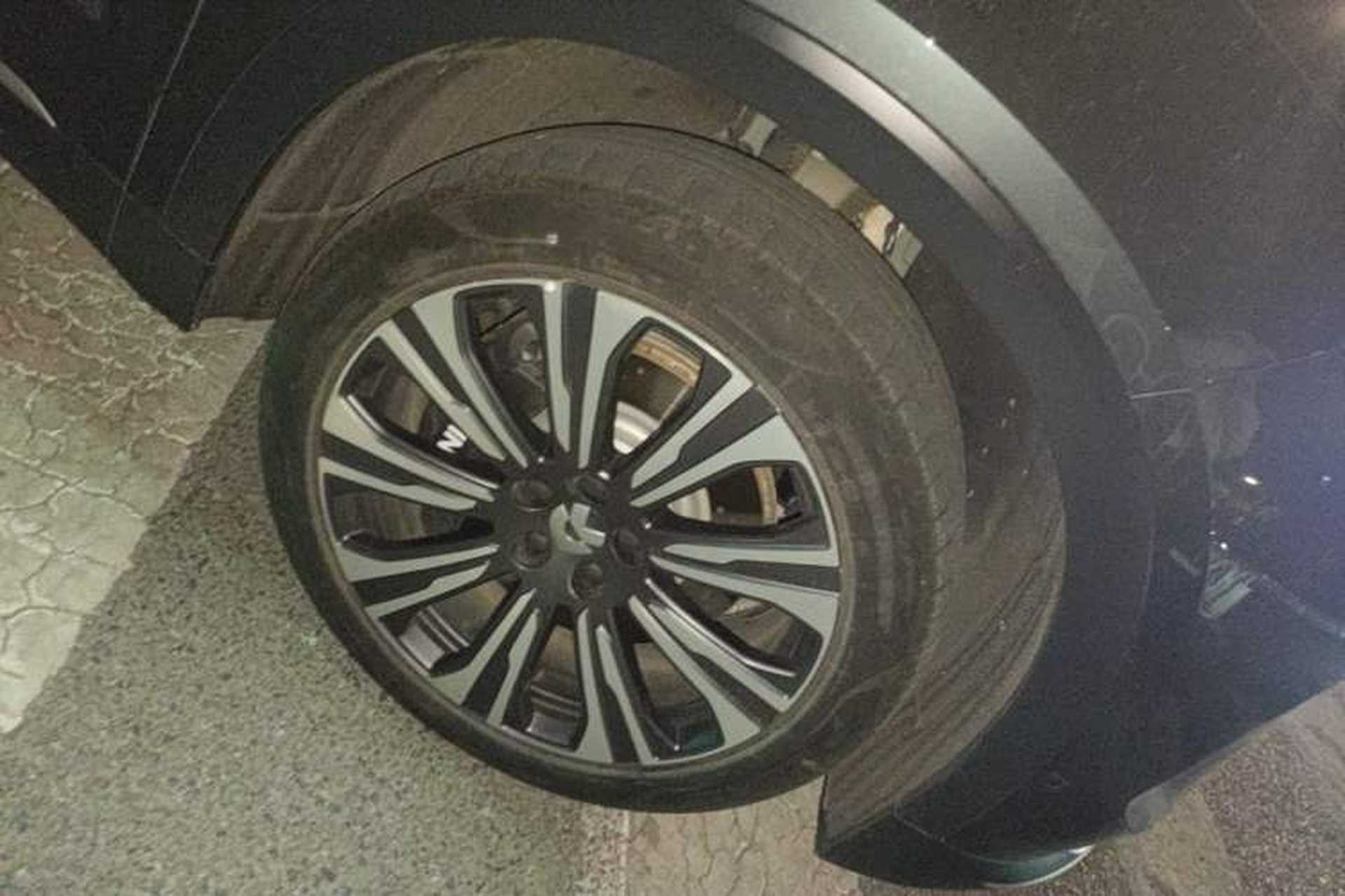 Used Nio ES8 2024 75 kWh Executive Edition Right Front Wheel Hub