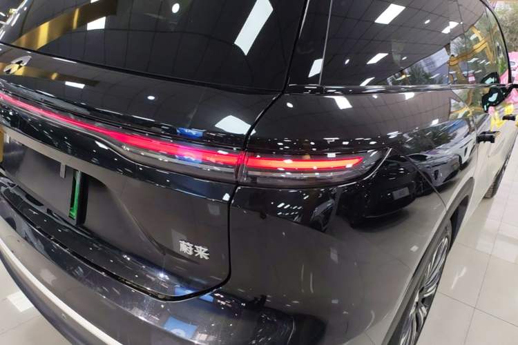 Used Nio ES8 2024 75 kWh Executive Edition Right Rear Taillight