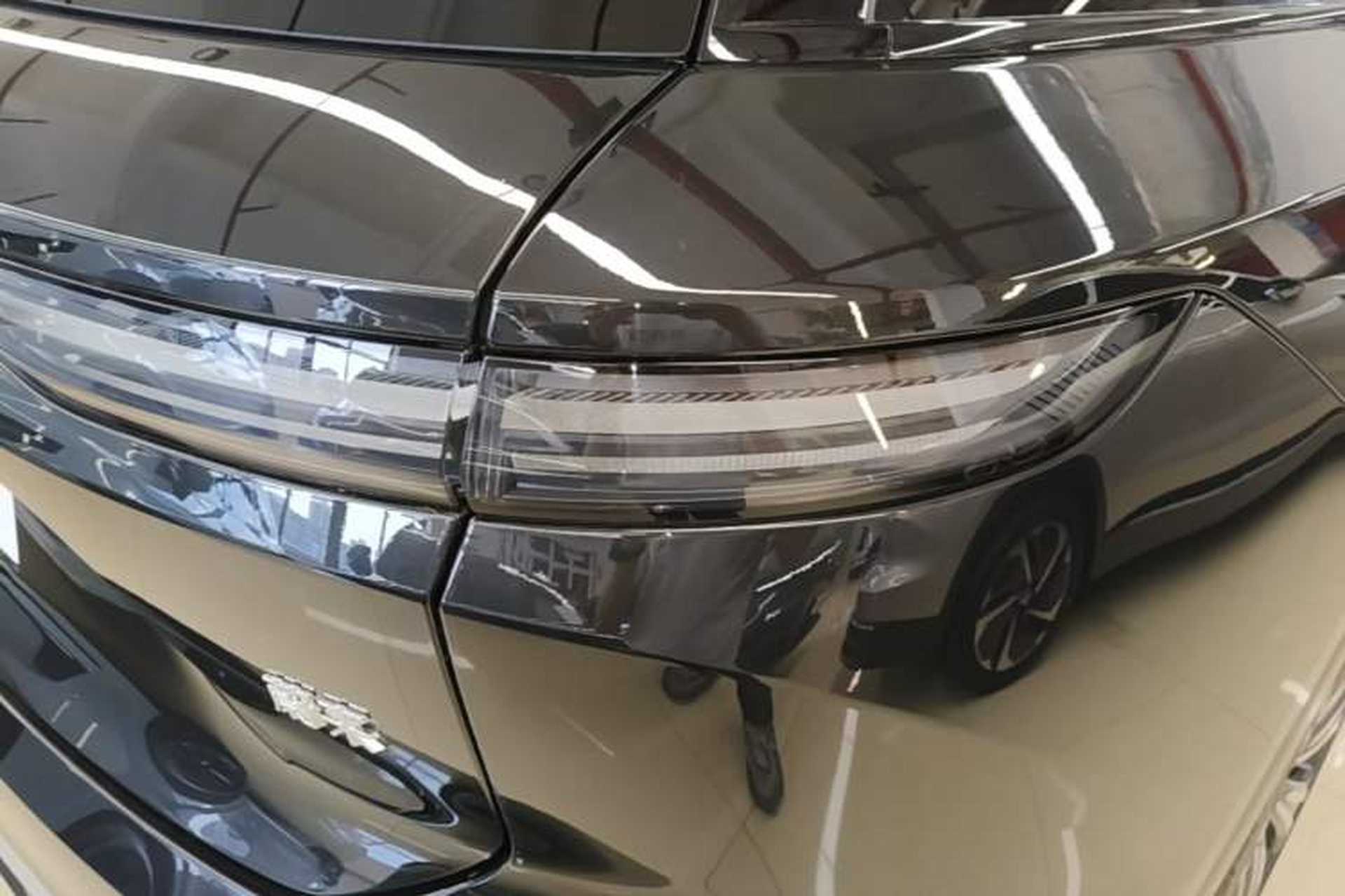 Used Nio ES8 2024 75 kWh Right Rear Taillight