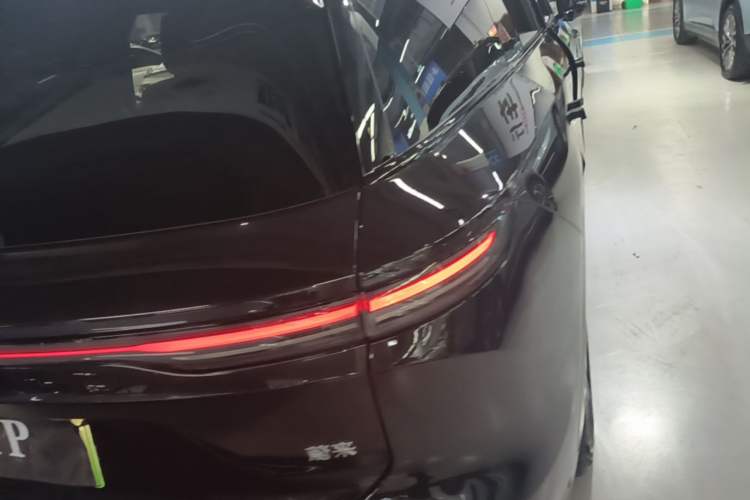 Used Nio ES8 2024 75 kWh Right Rear Taillight