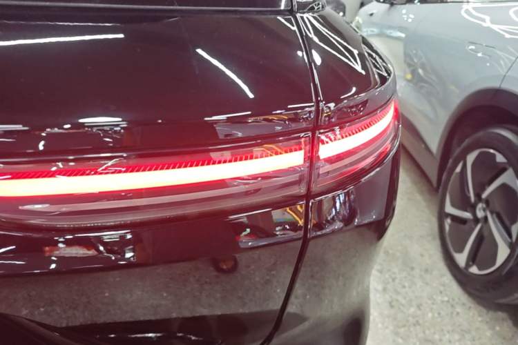 Used Nio ES8 2024 100kWh Signature Edition Right Rear Taillight