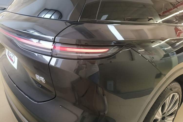 Used Nio ES8 2024 75 kWh Right Rear Taillight