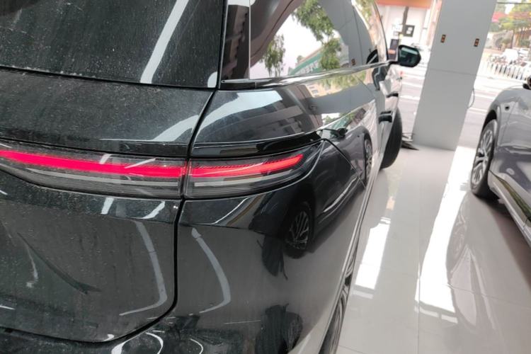 Used Nio ES8 2024 75 kWh Right Rear Taillight