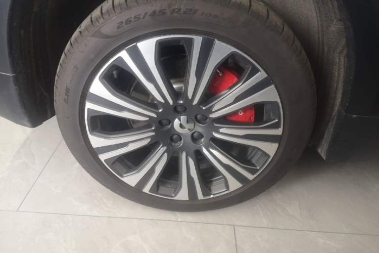 Used Nio ES8 2024 75 kWh Executive Edition Right Rear Wheel Hub