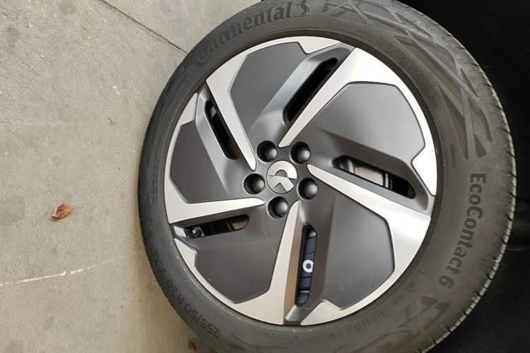 Used Nio ES8 2024 75 kWh Right Rear Wheel Hub