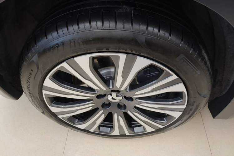 Used Nio ES8 2024 75 kWh Right Rear Wheel Hub
