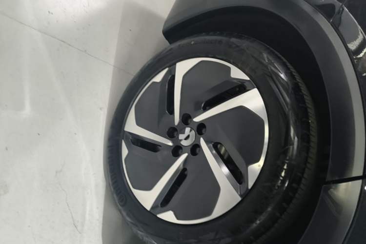 Used Nio ES8 2024 75 kWh Right Rear Wheel Hub
