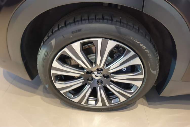 Used Nio ES8 2024 75 kWh Right Rear Wheel Hub