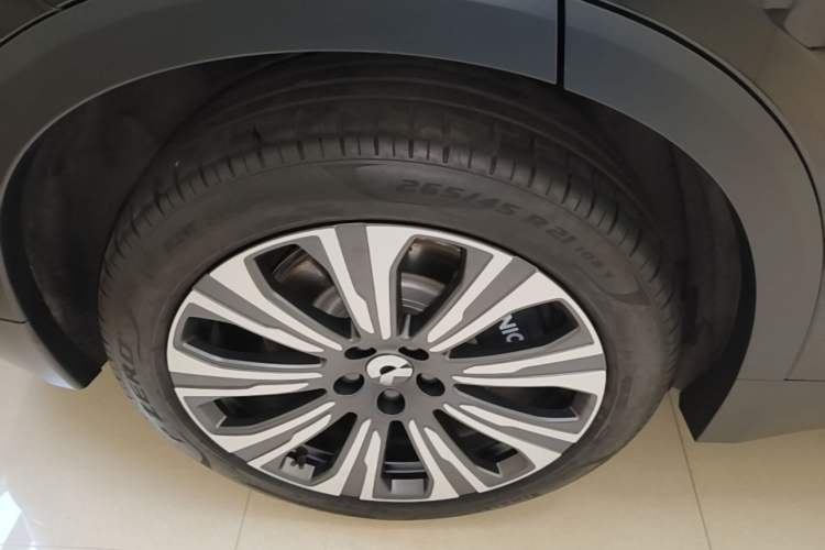 Used Nio ES8 2024 75 kWh Right Rear Wheel Hub