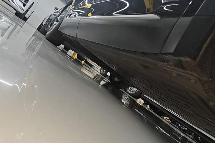 Used Nio ES8 2024 75 kWh Executive Edition Right Side Sill