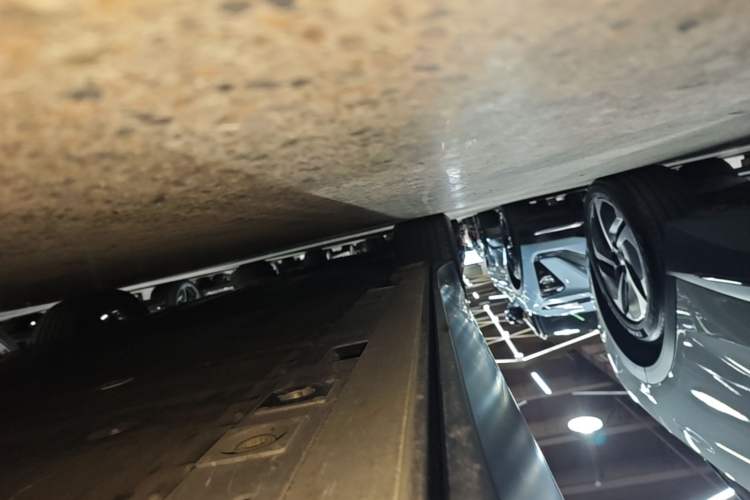 Used Nio ES8 2024 100kWh Signature Edition Right Side Sill